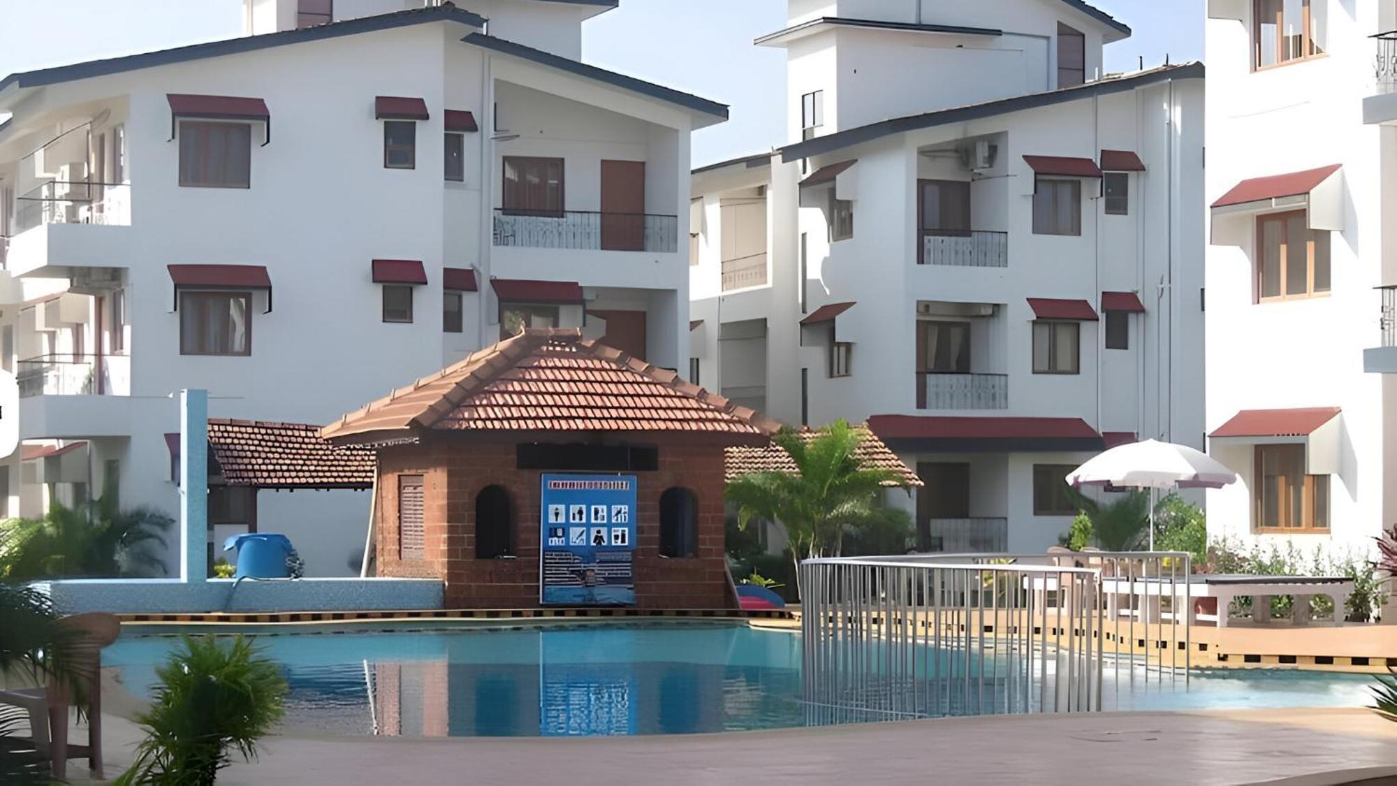 Ronne'S Little Baga Service Apartments Exterior foto