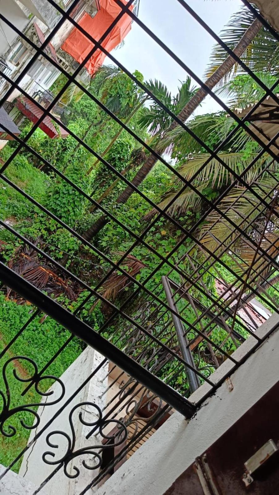 Ronne'S Little Baga Service Apartments Exterior foto