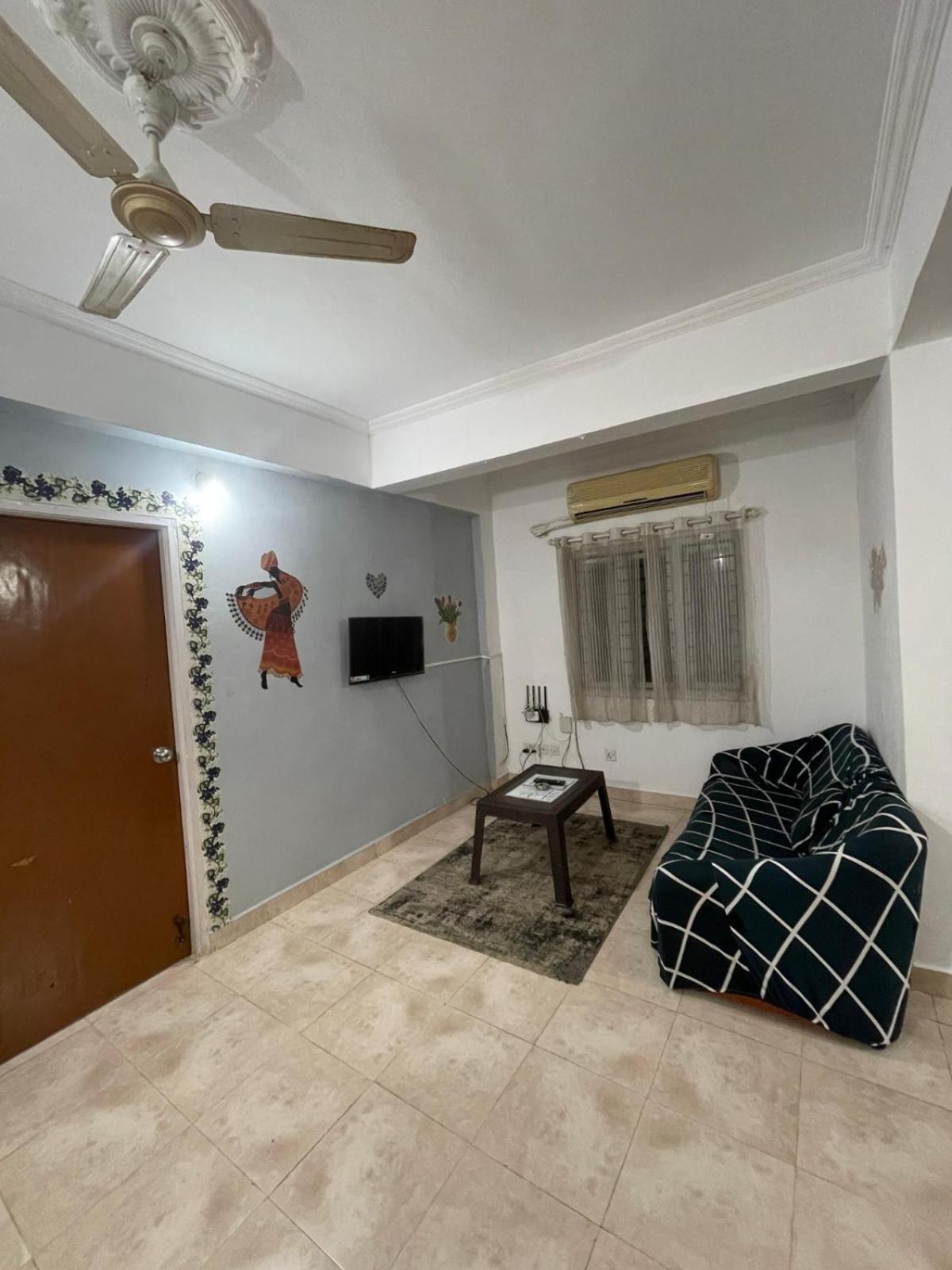 Ronne'S Little Baga Service Apartments Exterior foto